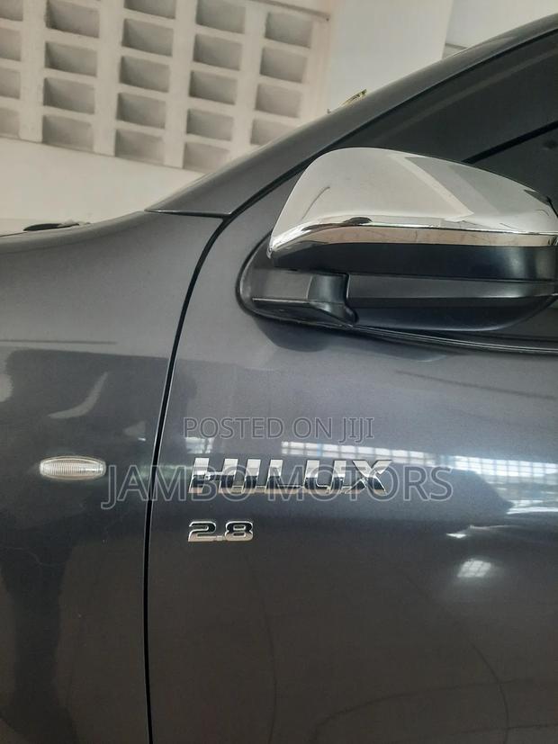 Toyota Hilux 2018 Gray