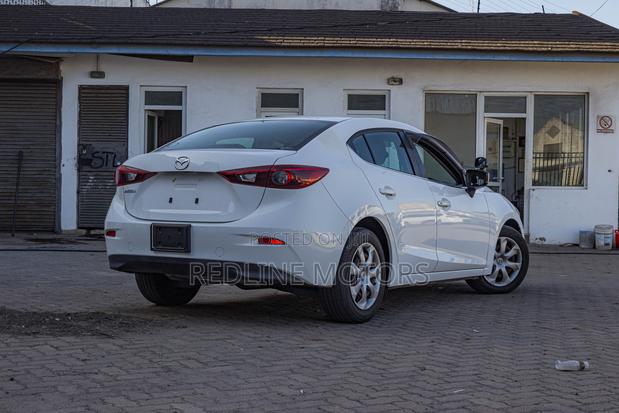 Mazda Axela 2017 Off white