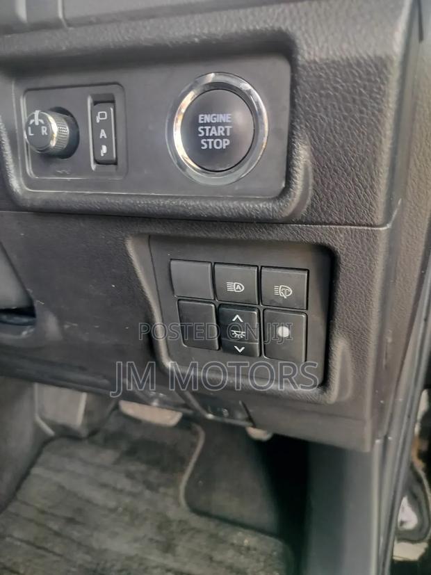 Toyota Land Cruiser 2018 Black