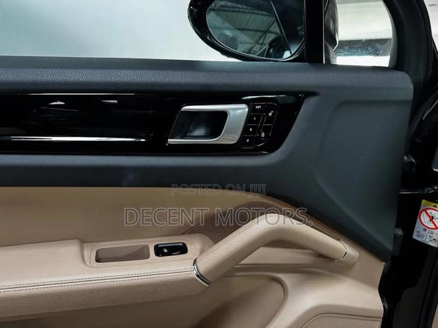 Porsche Cayenne Platinum Edition AWD 2018 Black
