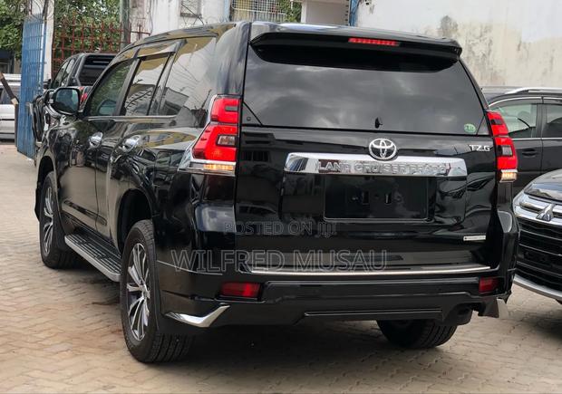 Toyota Land Cruiser Prado 2.8 2018 Black