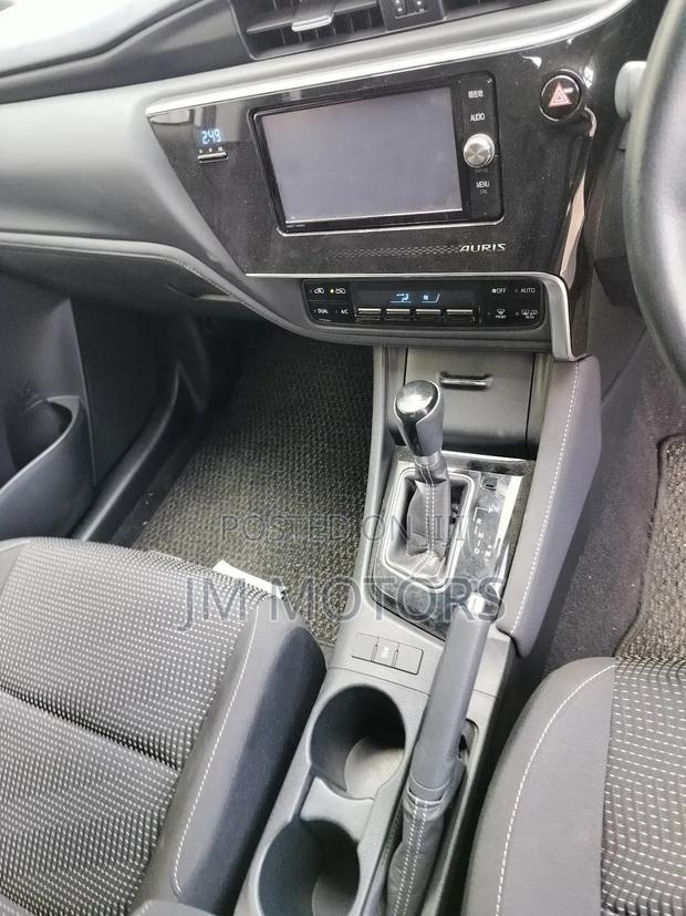 Toyota Auris 2017 White