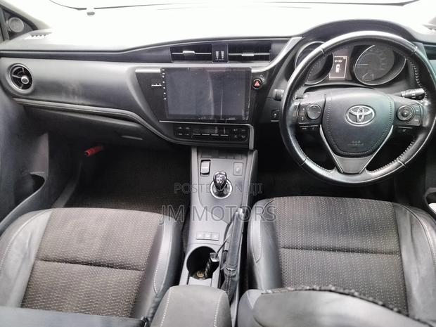 Toyota Auris 2017 Silver
