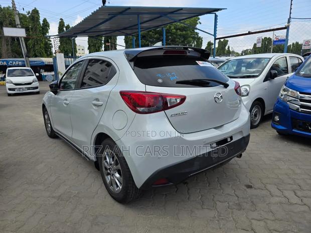 Mazda Demio 2018 Gray