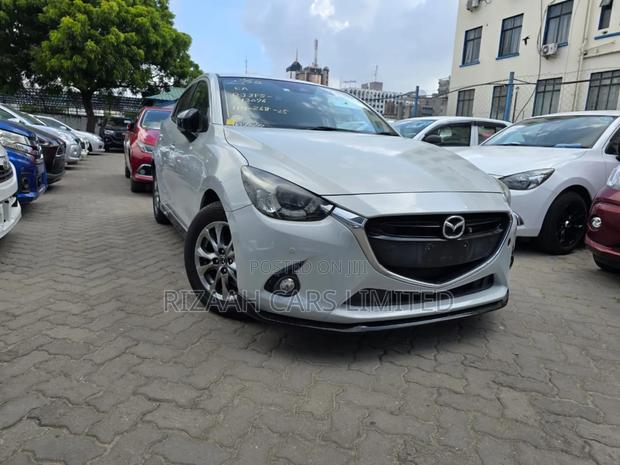 Mazda Demio 2018 Gray