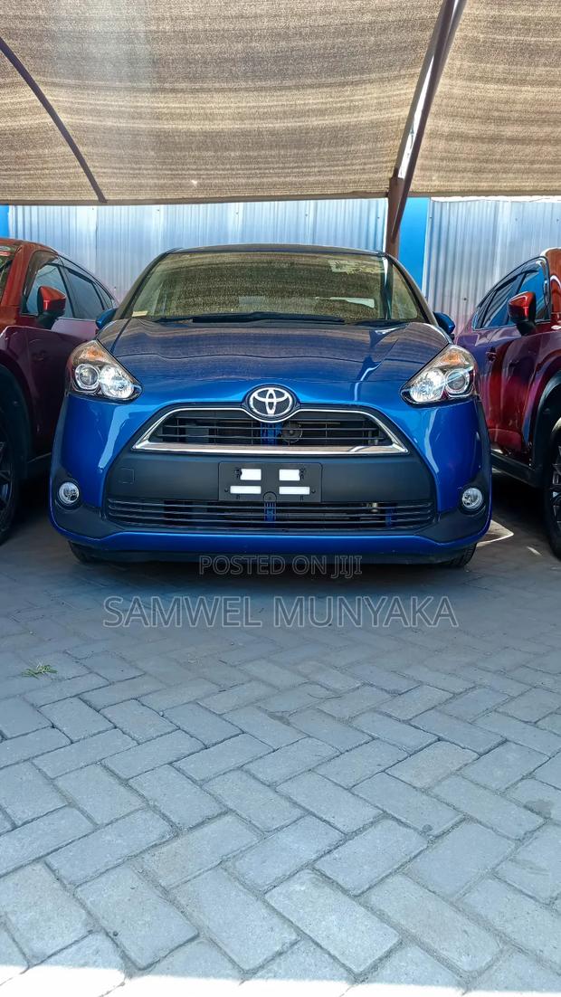 Toyota Sienta 1.5 FWD 2017 Blue