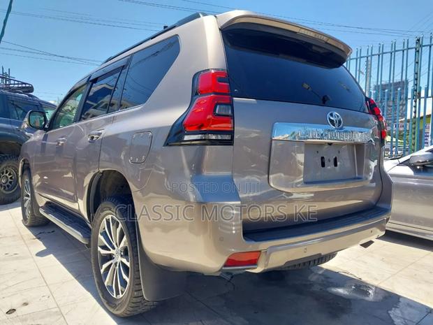 Toyota Land Cruiser Prado 2.8 2019 Gold