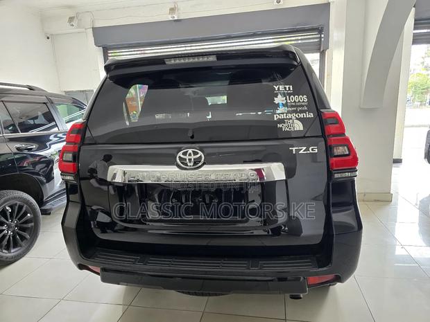 Toyota Land Cruiser Prado 2.8 2018 Black
