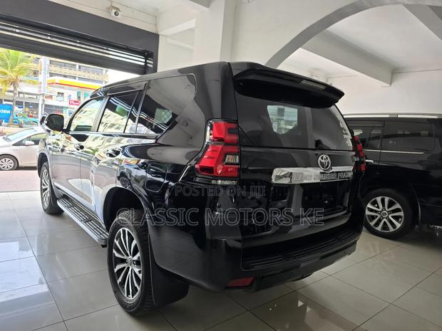 Toyota Land Cruiser Prado 2.8 2018 Black