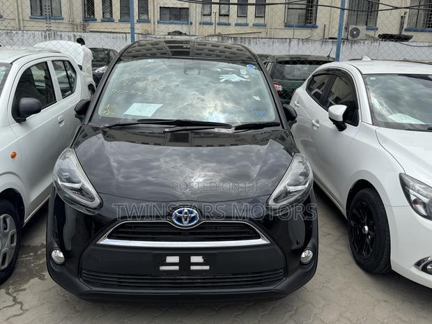 Toyota Sienta 1.5 Hybrid FWD (6-seater) 2019 Black