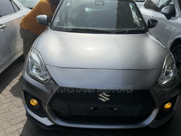 Suzuki Swift 2018 Gray