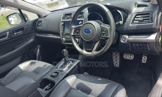Subaru Outback 2.5i Premium AWD 2018 Gold