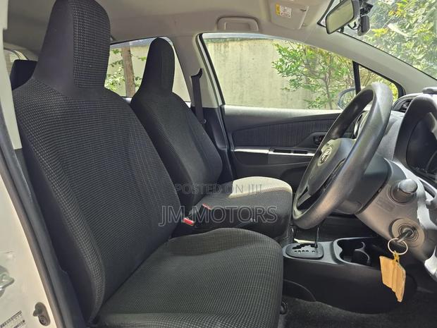 Toyota Vitz 2017 Off white