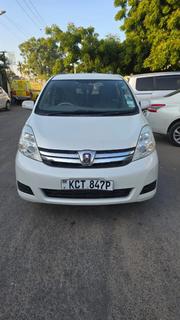 Toyota ISIS 2012 White for sale