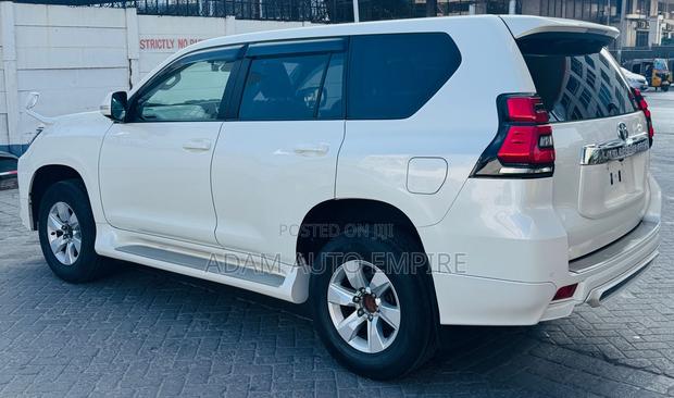 Toyota Land Cruiser Prado 2018 White