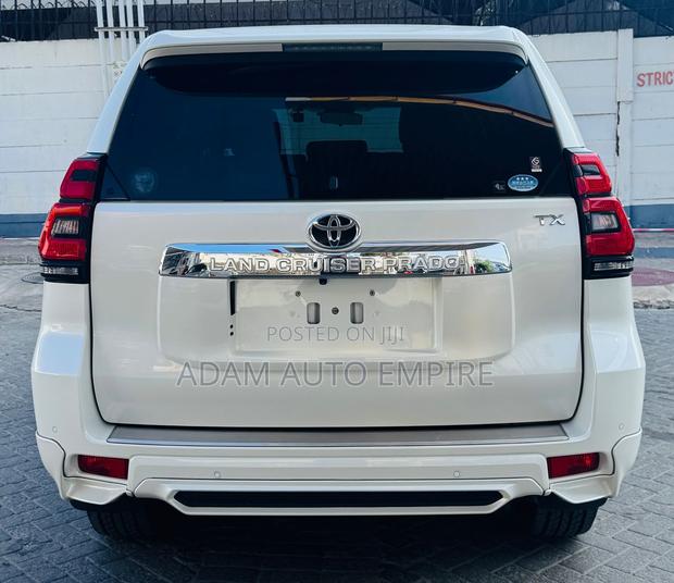 Toyota Land Cruiser Prado 2018 White