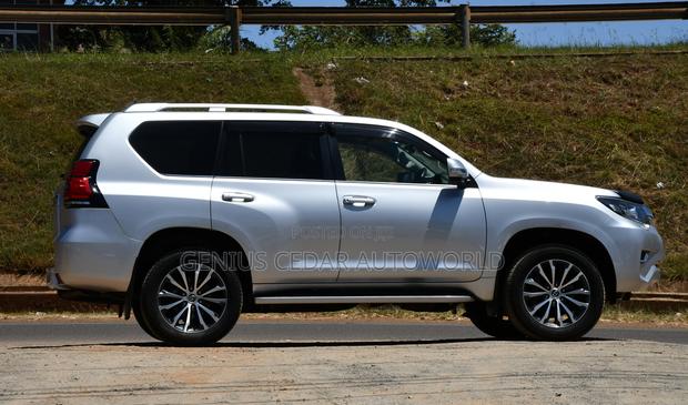 Toyota Land Cruiser Prado 2018 Silver