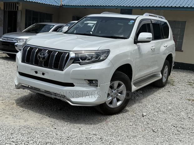 Toyota Land Cruiser Prado 2.8 2019 White