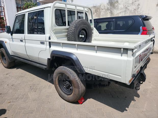 Toyota Land Cruiser 2019 White