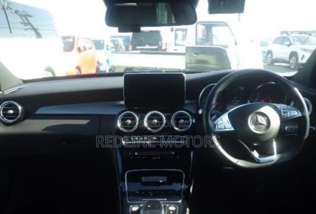 Mercedes-Benz C180 2018 Blue