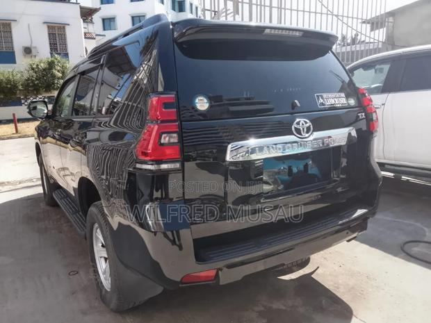 Toyota Land Cruiser Prado 2.8 2018 Black