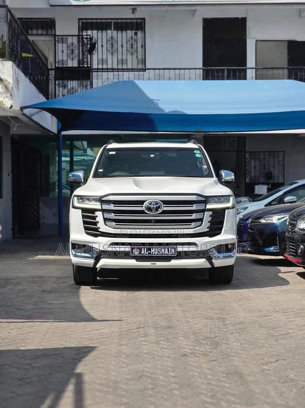 Toyota Land Cruiser 3.3 DT 2022 White