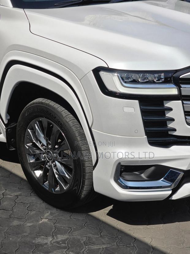 Toyota Land Cruiser 3.3 DT 2022 White