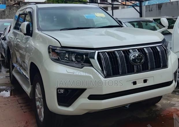 Toyota Land Cruiser Prado 2019 White