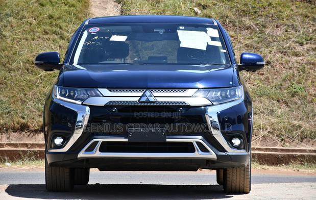 Mitsubishi Outlander 2019 Blue