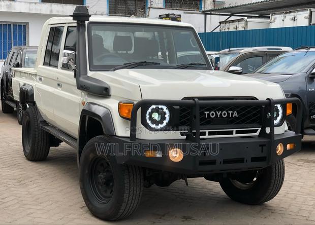 Toyota Land Cruiser 2018 White