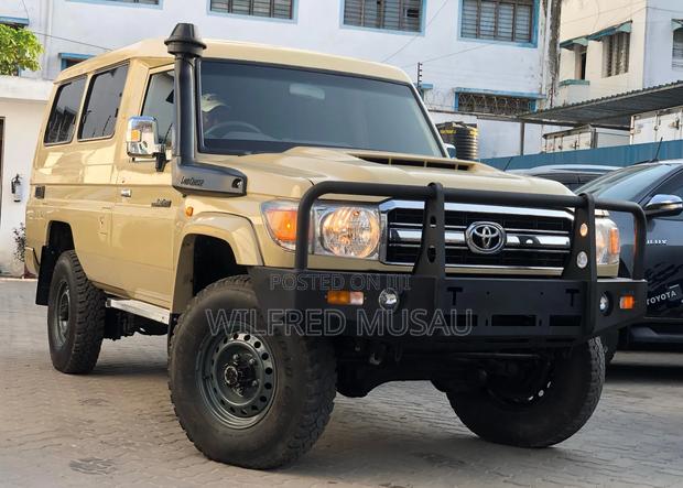 Toyota Land Cruiser 2018 Beige