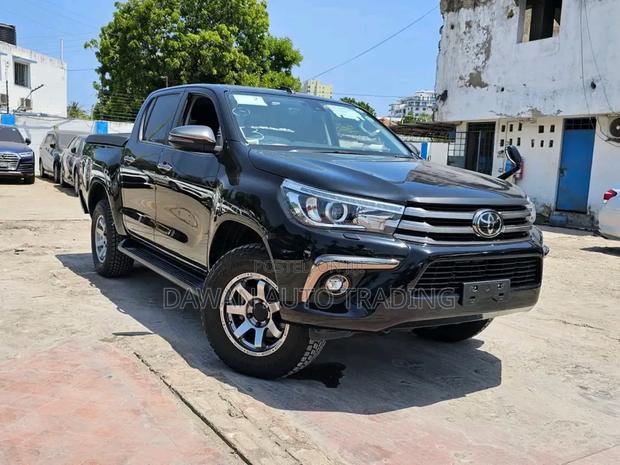 Toyota Hilux 2018 Black