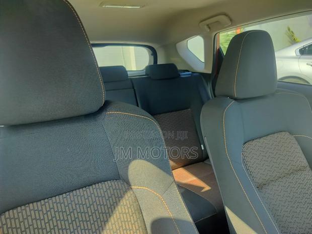 Toyota Auris 2018 Orange