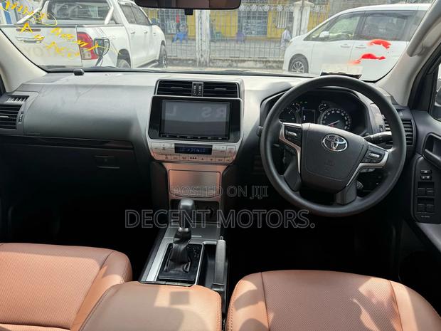 Toyota Land Cruiser Prado 2.8 2019 Black