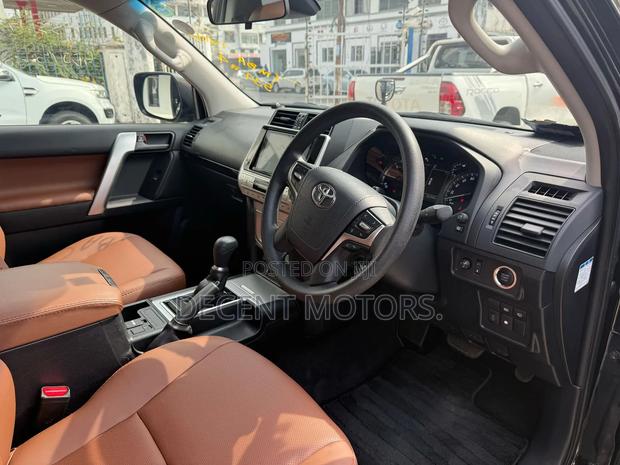 Toyota Land Cruiser Prado 2.8 2019 Black