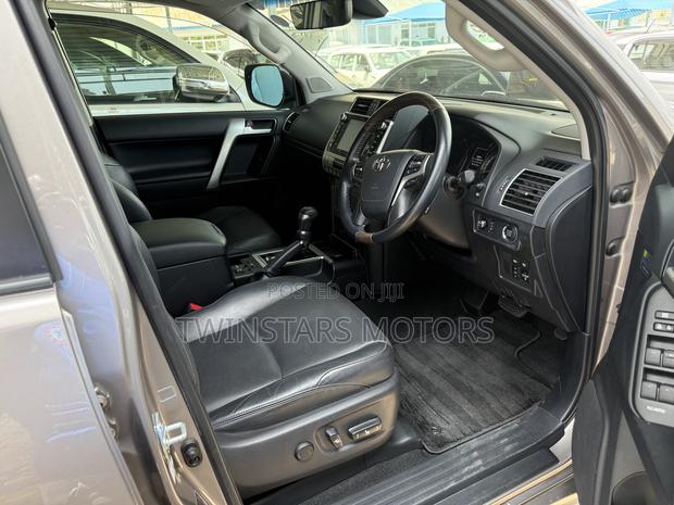 Toyota Land Cruiser Prado 2.7 2019 Gray