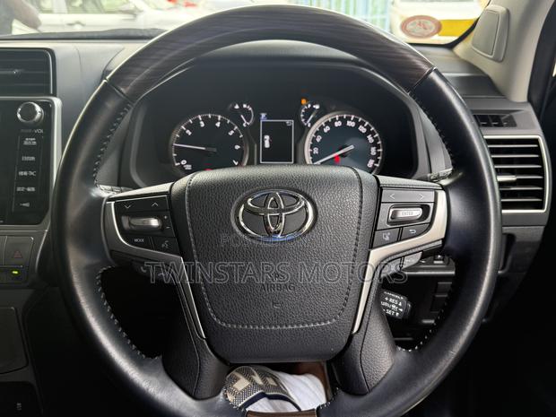 Toyota Land Cruiser Prado 2.7 2019 Gray