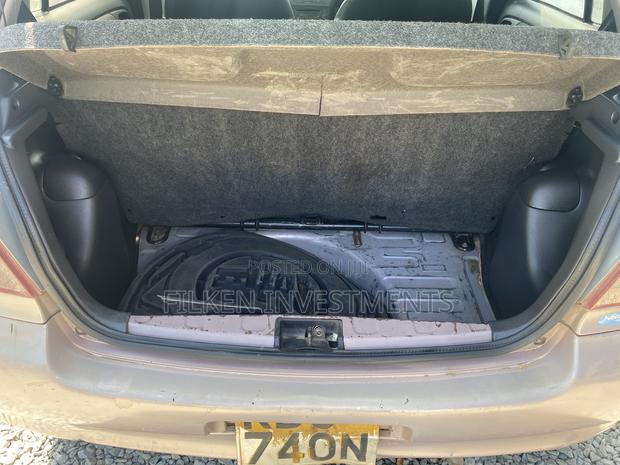 Toyota Vitz 1.3 FWD 5dr 2004 Pink