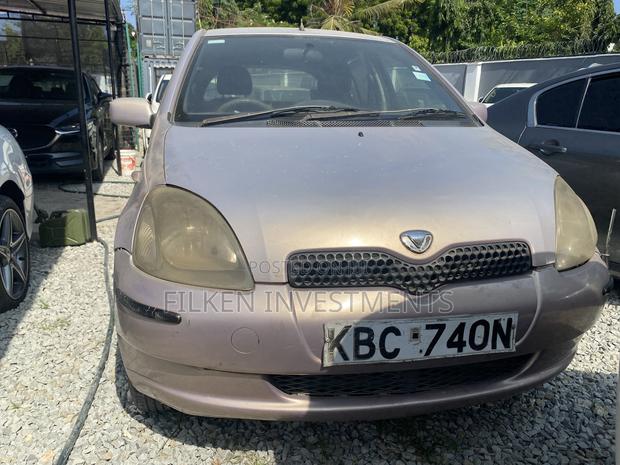Toyota Vitz 1.3 FWD 5dr 2004 Pink
