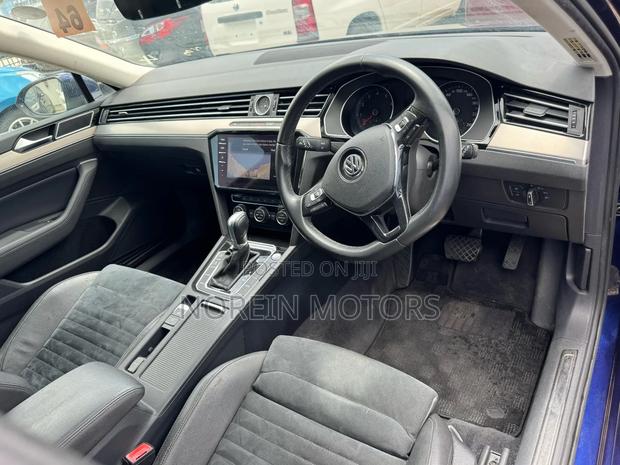 Volkswagen Passat 2017 Blue