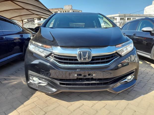 Honda Fit Shuttle 1.5 Hybrid 2WD 2018 Black