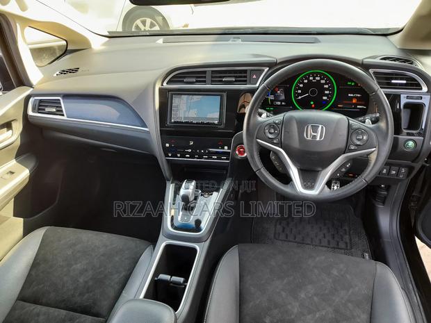 Honda Fit Shuttle 1.5 Hybrid 2WD 2018 Black