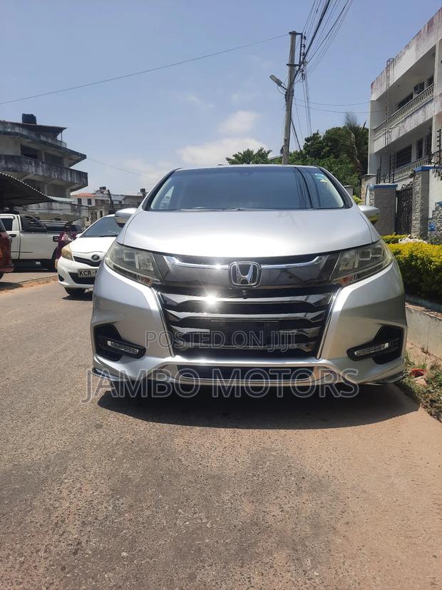 Honda Odyssey 2.0 Hybrid (8 seater) 2018 Silver