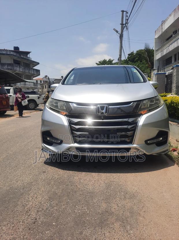 Honda Odyssey 2.0 Hybrid (8 seater) 2018 Silver
