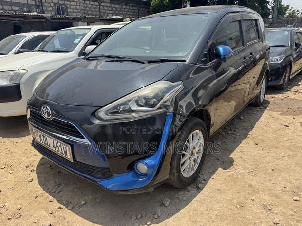 Toyota Sienta 1.5 AWD 2015 Black