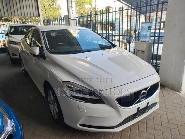 Volvo V40 2017 White