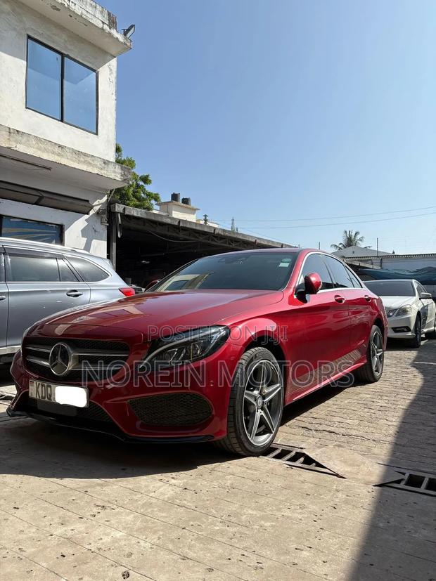 Mercedes-Benz C200 2017 Red