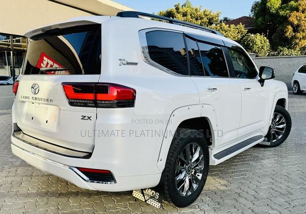 Toyota Land Cruiser 3.3 Diesel 4WD 2022 White