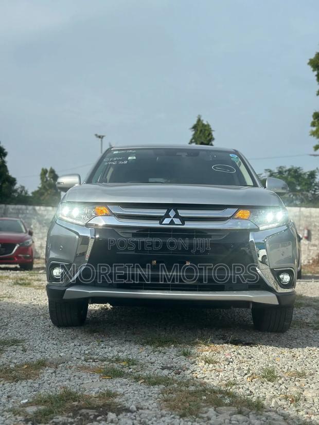 Mitsubishi Outlander 2018 Gold