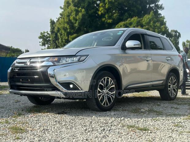 Mitsubishi Outlander 2018 Gold
